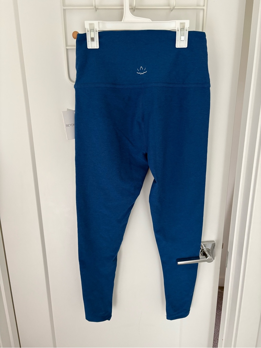 NWT Beyond Yoga caught in the midi high waisted leggings in blue heather large